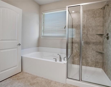 276 Goliad Trail - Photo Thumbnail 12
