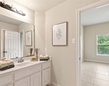 5912 Saddleridge Court - Photo Thumbnail 19