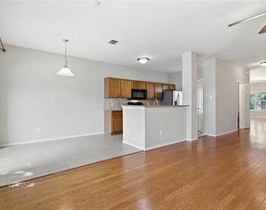 2004 Shannon Drive - Photo Thumbnail 5