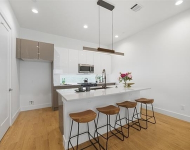 4517 Munger Avenue - Photo Thumbnail 19