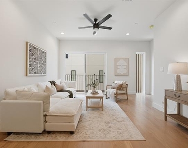 4517 Munger Avenue - Photo Thumbnail 21