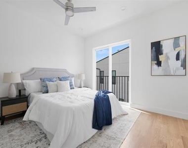 4517 Munger Avenue - Photo Thumbnail 34