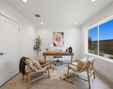 4517 Munger Avenue - Photo Thumbnail 10