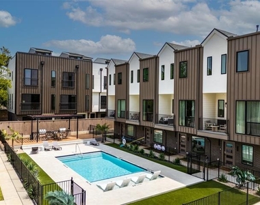4517 Munger Avenue - Photo Thumbnail 2