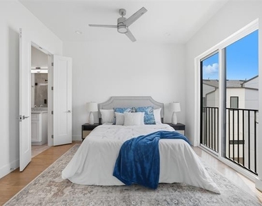 4517 Munger Avenue - Photo Thumbnail 32