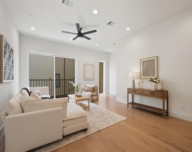 4517 Munger Avenue - Photo Thumbnail 20