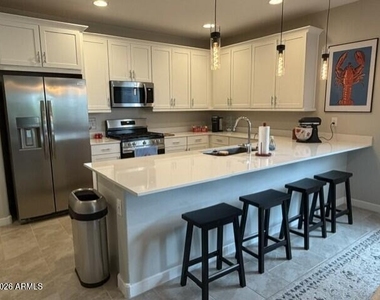 3180 E Ranchhand Drive - Photo Thumbnail 4