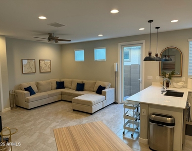 3180 E Ranchhand Drive - Photo Thumbnail 39