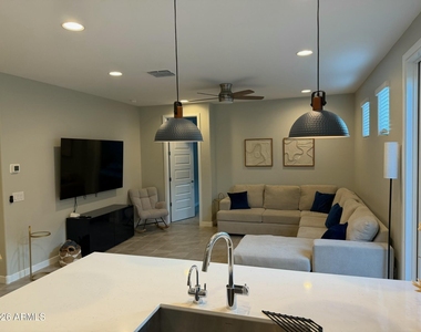3180 E Ranchhand Drive - Photo Thumbnail 38
