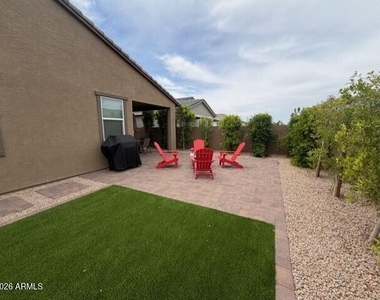 3180 E Ranchhand Drive - Photo Thumbnail 32