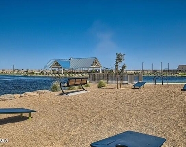 3180 E Ranchhand Drive - Photo Thumbnail 31