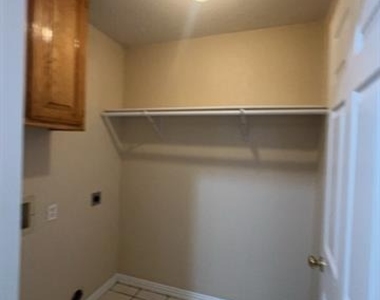611 Linda Drive - Photo Thumbnail 13
