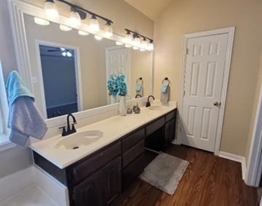 611 Linda Drive - Photo Thumbnail 9