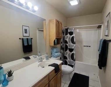 611 Linda Drive - Photo Thumbnail 5