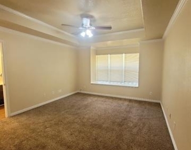 611 Linda Drive - Photo Thumbnail 8