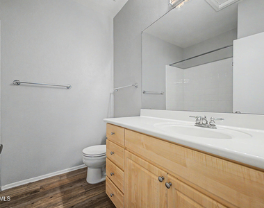 9600 N 96th Street - Photo Thumbnail 16