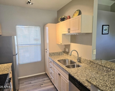 9600 N 96th Street - Photo Thumbnail 12