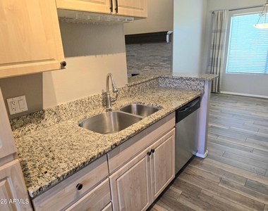 9600 N 96th Street - Photo Thumbnail 14