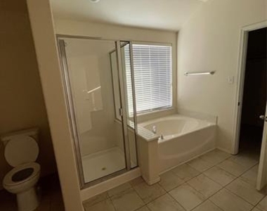 5809 Thoroughbred Court - Photo Thumbnail 7