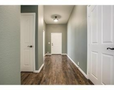2200 Shannon Drive - Photo Thumbnail 22