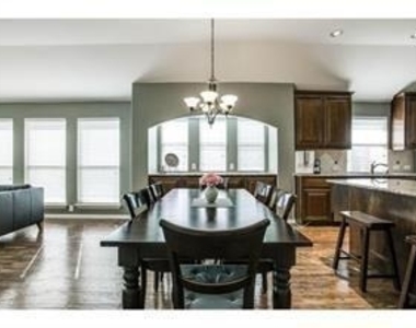 2200 Shannon Drive - Photo Thumbnail 10