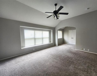 2200 Shannon Drive - Photo Thumbnail 13
