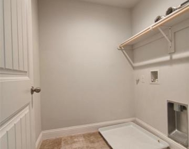 6825 Andrew Drive - Photo Thumbnail 13