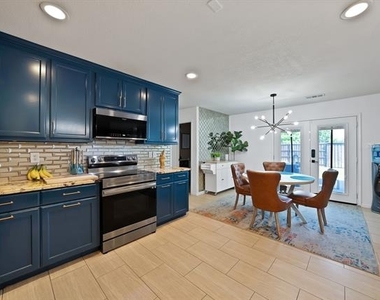 2827 Grandview Drive - Photo Thumbnail 15