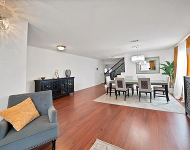 2827 Grandview Drive - Photo Thumbnail 5