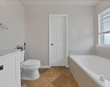 2827 Grandview Drive - Photo Thumbnail 27