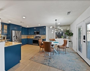 2827 Grandview Drive - Photo Thumbnail 12