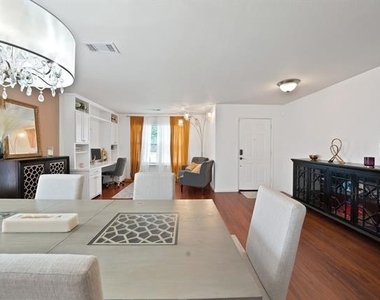 2827 Grandview Drive - Photo Thumbnail 4
