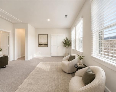 7827 Piedmont Avenue - Photo Thumbnail 15