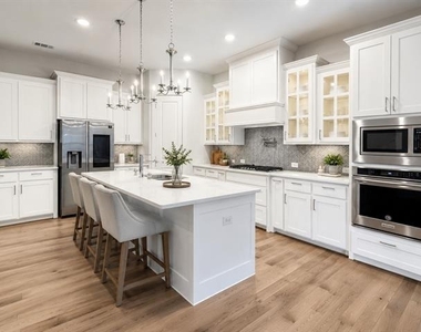 7827 Piedmont Avenue - Photo Thumbnail 5