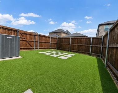 7827 Piedmont Avenue - Photo Thumbnail 27