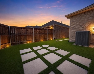 7827 Piedmont Avenue - Photo Thumbnail 24