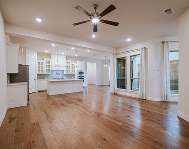 7827 Piedmont Avenue - Photo Thumbnail 7