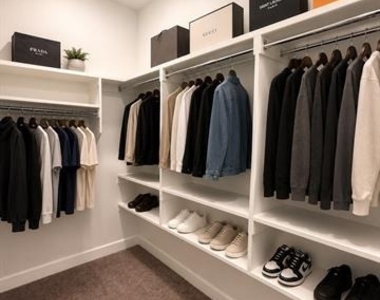 7827 Piedmont Avenue - Photo Thumbnail 10