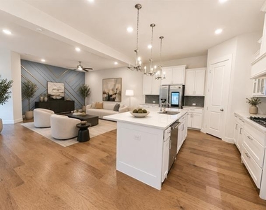 7827 Piedmont Avenue - Photo Thumbnail 2