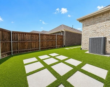 7827 Piedmont Avenue - Photo Thumbnail 25