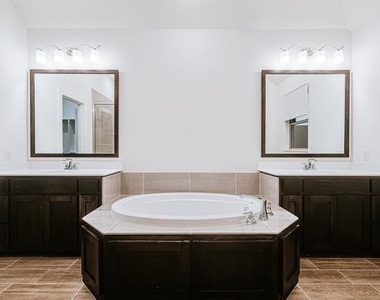 7827 Piedmont Avenue - Photo Thumbnail 20