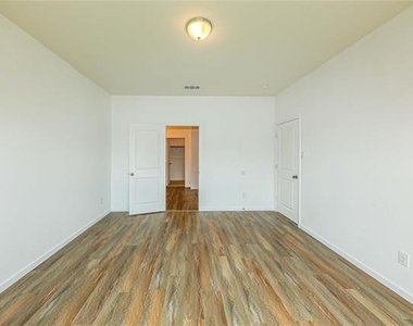 746 Wilshire Drive - Photo Thumbnail 11
