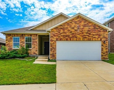 746 Wilshire Drive - Photo Thumbnail 2