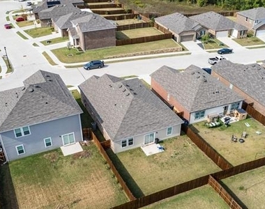 746 Wilshire Drive - Photo Thumbnail 20