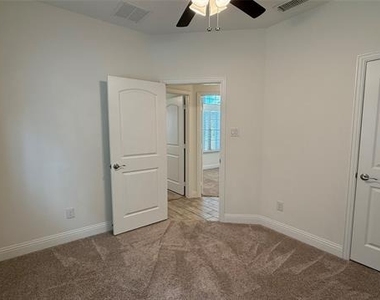 2808 Pronghorn Drive - Photo Thumbnail 10