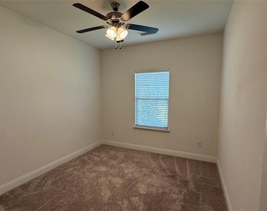 2808 Pronghorn Drive - Photo Thumbnail 9