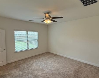 2808 Pronghorn Drive - Photo Thumbnail 14