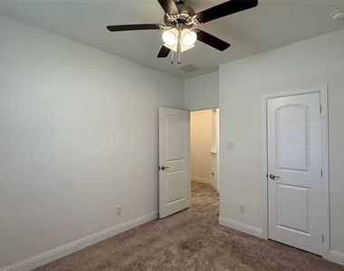 2808 Pronghorn Drive - Photo Thumbnail 8