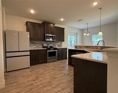 2808 Pronghorn Drive - Photo Thumbnail 7