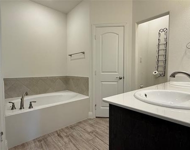 2808 Pronghorn Drive - Photo Thumbnail 18